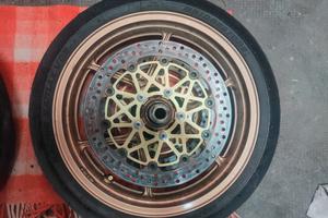 Cerchi zx10r 06/07 con dischi Brembo Supersport