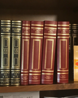Enciclopedia  TRECCANI 64 volumi Come nuova