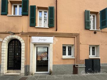 NEGOZIO A BRESCIA