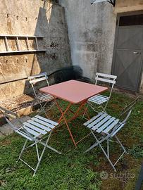 tavolo con 4 sedie 