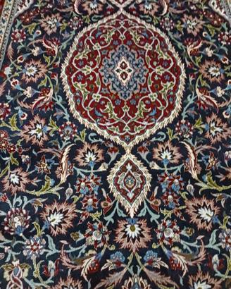 Tappeto persiano annodato a mano. Isfahan firmato