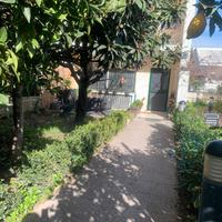 Villa indipendente su tre livelli con box