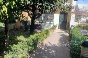 Villa indipendente su tre livelli con box