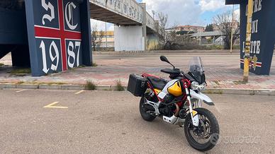 Moto Guzzi V85 TT - accessoriata per viaggi