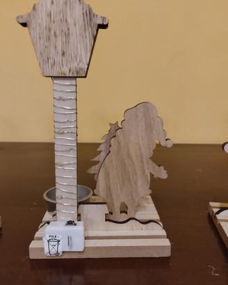 porta candela in legno con babbo natale 