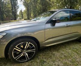 Volvo XC 60 XC60 B4 (d) AWD Geartronic R-design
