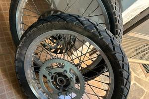 Cerchi e gomme per HM 50 per allestimento motard