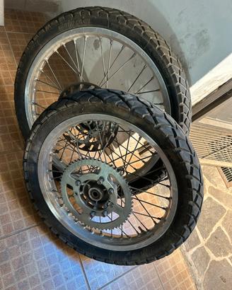 Cerchi e gomme per HM 50 per allestimento motard