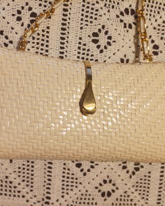 Borsa bianca in midollino con catena