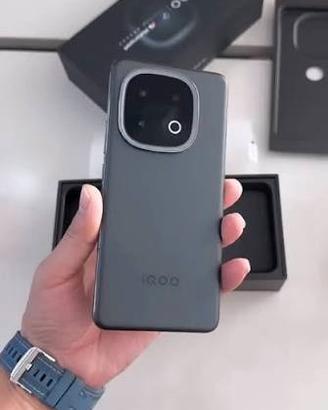 iQoo 13 16/512GB (vivo) black o 16+16 512GB gaming