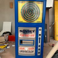 Distributore automatico magliette arredamento