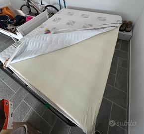 Struttura letto matrimoniale con doghe