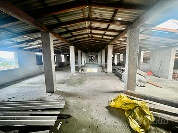 Stalla per allevamento bovini o suini