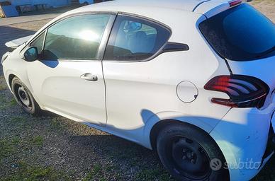 Peugeot 208 1.6 HDI