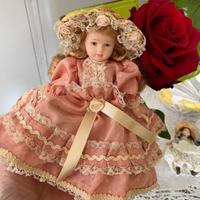 Bambolina rosa vintage porcellana