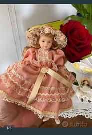 Bambolina rosa vintage porcellana