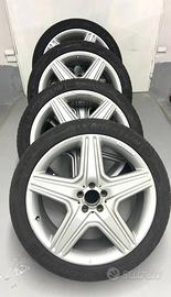 Cerchi in lega compreso le gomme