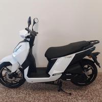 Peugeot Tweet 125 Active Bianco
