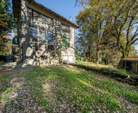 CASA INDIPENDENTE A TIZZANO VAL PARMA