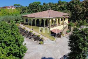 Villa di 230 m² con più di 5 locali a Zagarolo