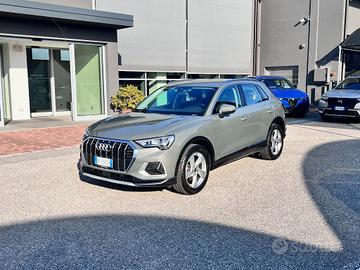 AUDI Q3 35 TDI S tronic Business Advanced