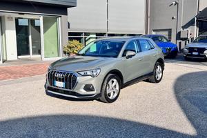 AUDI Q3 35 TDI S tronic Business Advanced