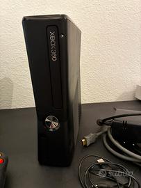 Xbox 360 slim + 2 controller + 21 giochi