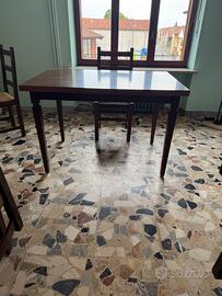 8 tavoli 120/80 con prolunghe da 30 cm e 35 sedie