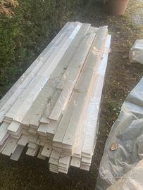 Battiscopa bianco di vero legno