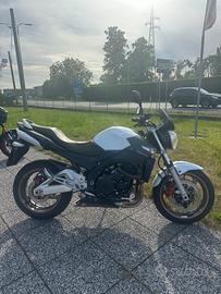 Suzuki GSR 600