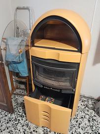 Stufa a legna con forno per pizza