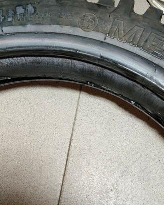 treno di gomme e mouse