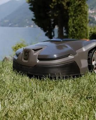 Husqvarna Automower 415X + Casetta Garage -