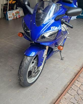 Yamaha R1 del 1999