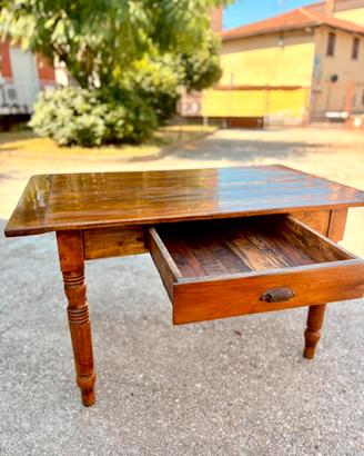 Tavolo antico in legno massello restaurato
