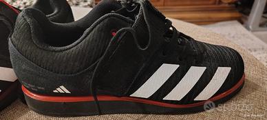 Adidas Powerlift 5 nere