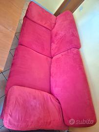 divano letto +  tavolo allungabile con 4 sedie