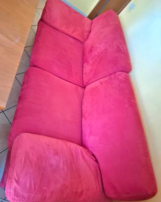 divano letto +  tavolo allungabile con 4 sedie