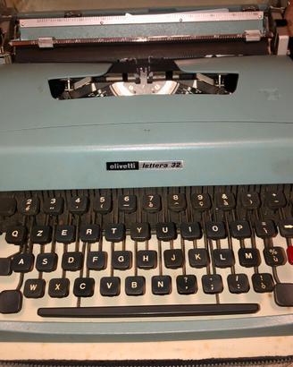 Macchina da scrivere Olivetti
