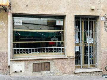 Locale commerciale- Piazza Carlo Alberto