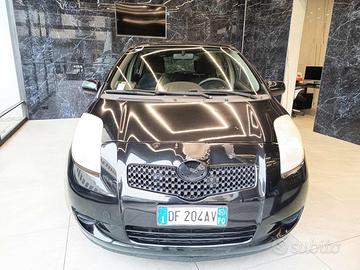 TOYOTA Yaris 1.0 5 porte