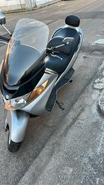 Suzuki Burgman 400
