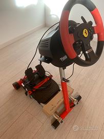 Volante e pedaliera Thrustmaster
