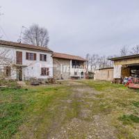 SOLUZIONE INDIPENDENTE CON AMPIO GIARDINO E TERREN