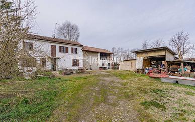 SOLUZIONE INDIPENDENTE CON AMPIO GIARDINO E TERREN