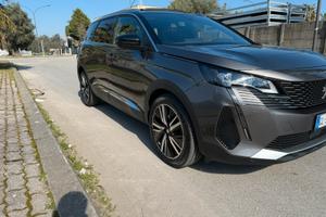 PEUGEOT 5008 GT