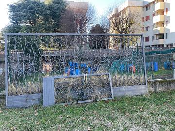 Cancello. Cancelletto e pezzi vari di parapetto