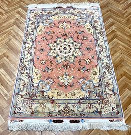 Tappeto orietale persiano fine con seta e firma