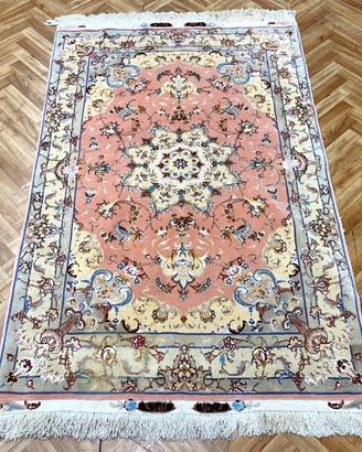 Tappeto orietale persiano fine con seta e firma