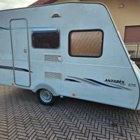 Caravelair 375 – 800 kg – 4 posti – Veranda